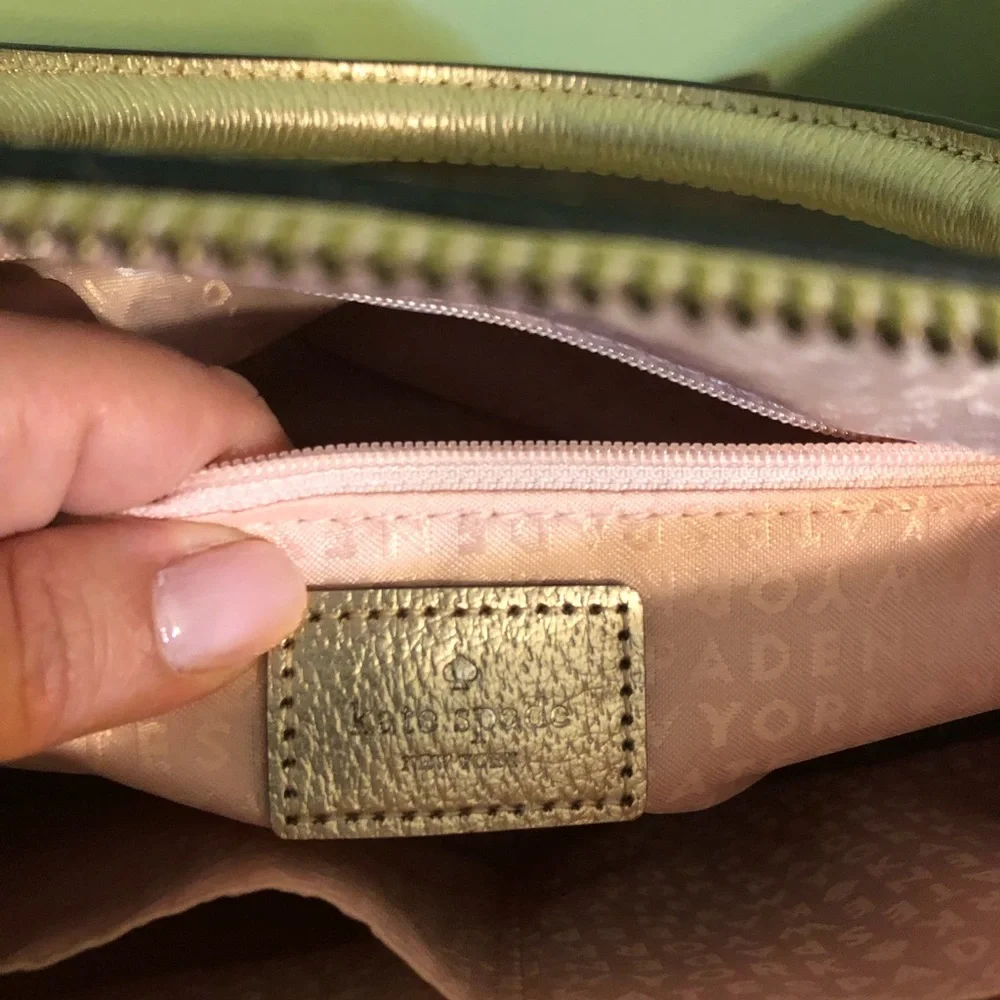 Kate Spade ♠️
*WELLESLEY SMALL RACHELLE - Picture 3 of 6